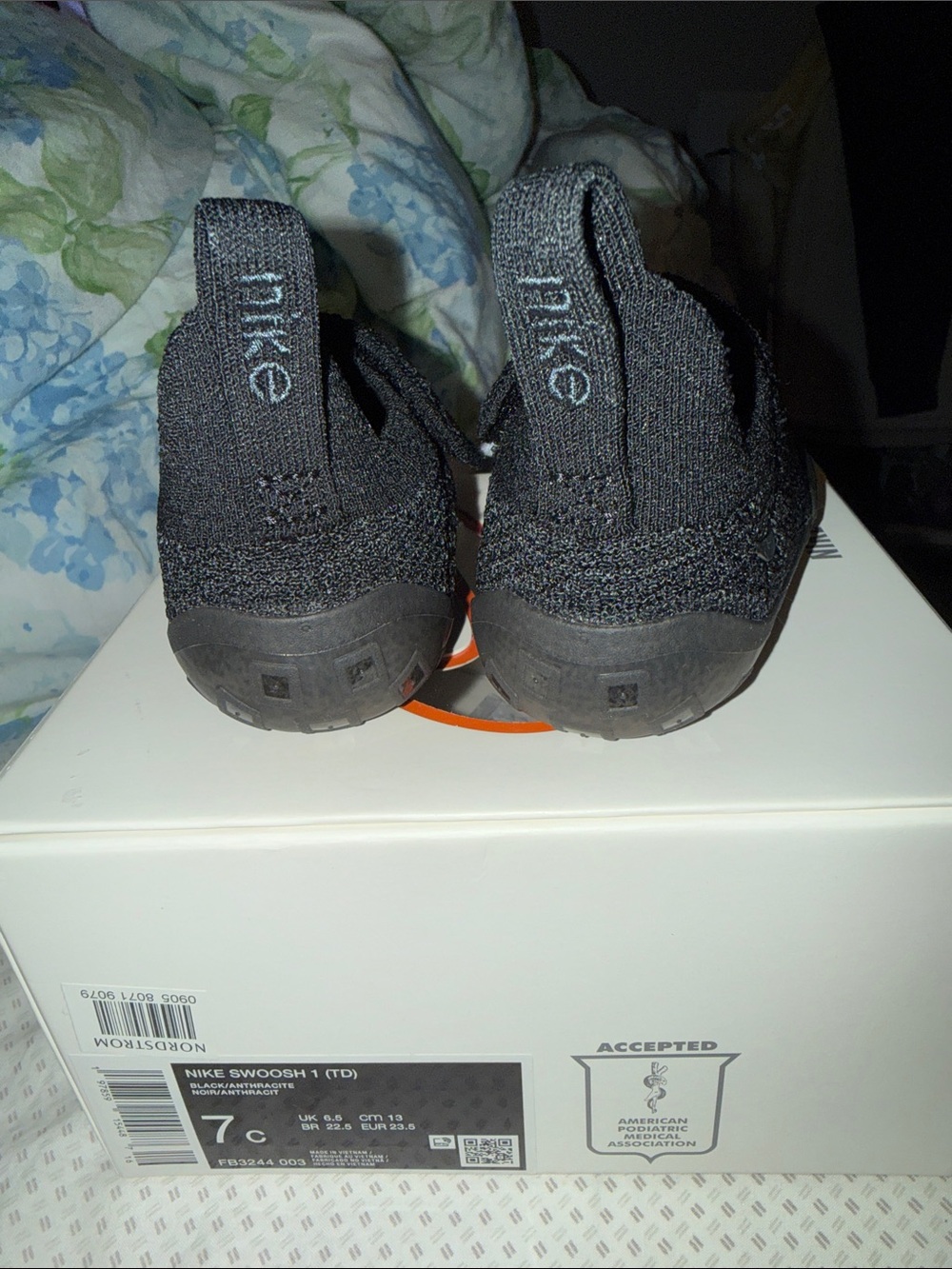 Nike swoosh 1 Kids Slip-On Knit Sneakers in Black - Picture 3 of 4